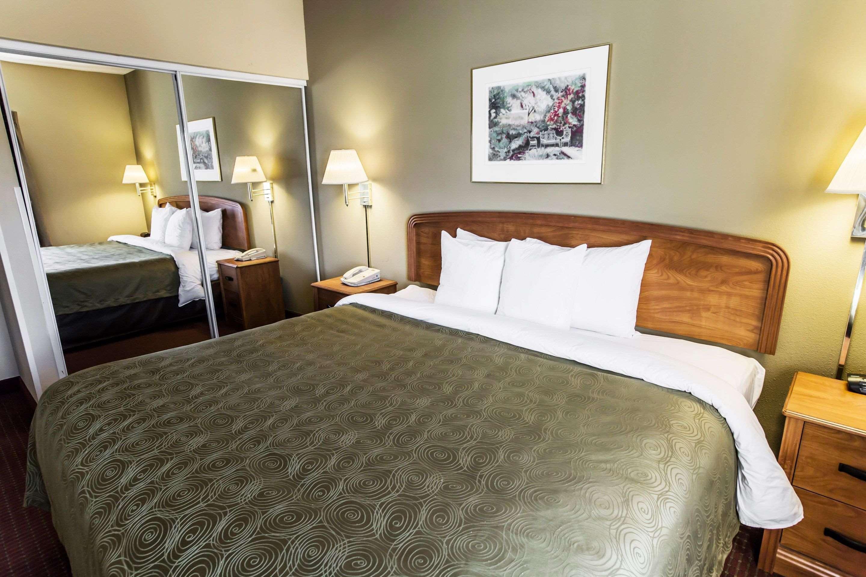 Mainstay Suites Wilmington - University Area Екстериор снимка
