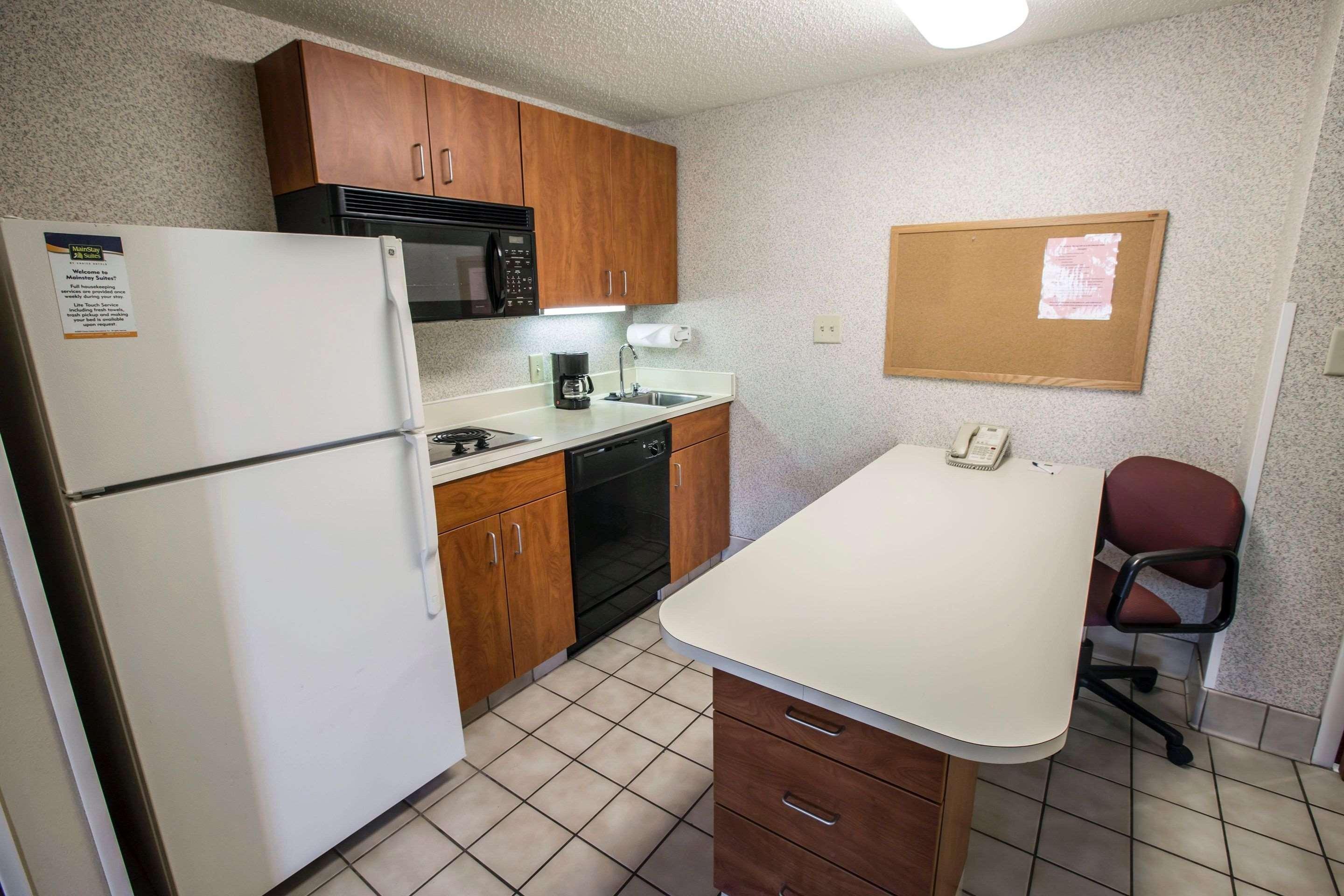 Mainstay Suites Wilmington - University Area Екстериор снимка
