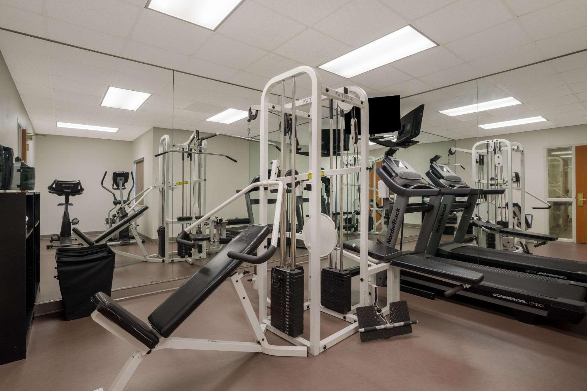 Mainstay Suites Wilmington - University Area Екстериор снимка