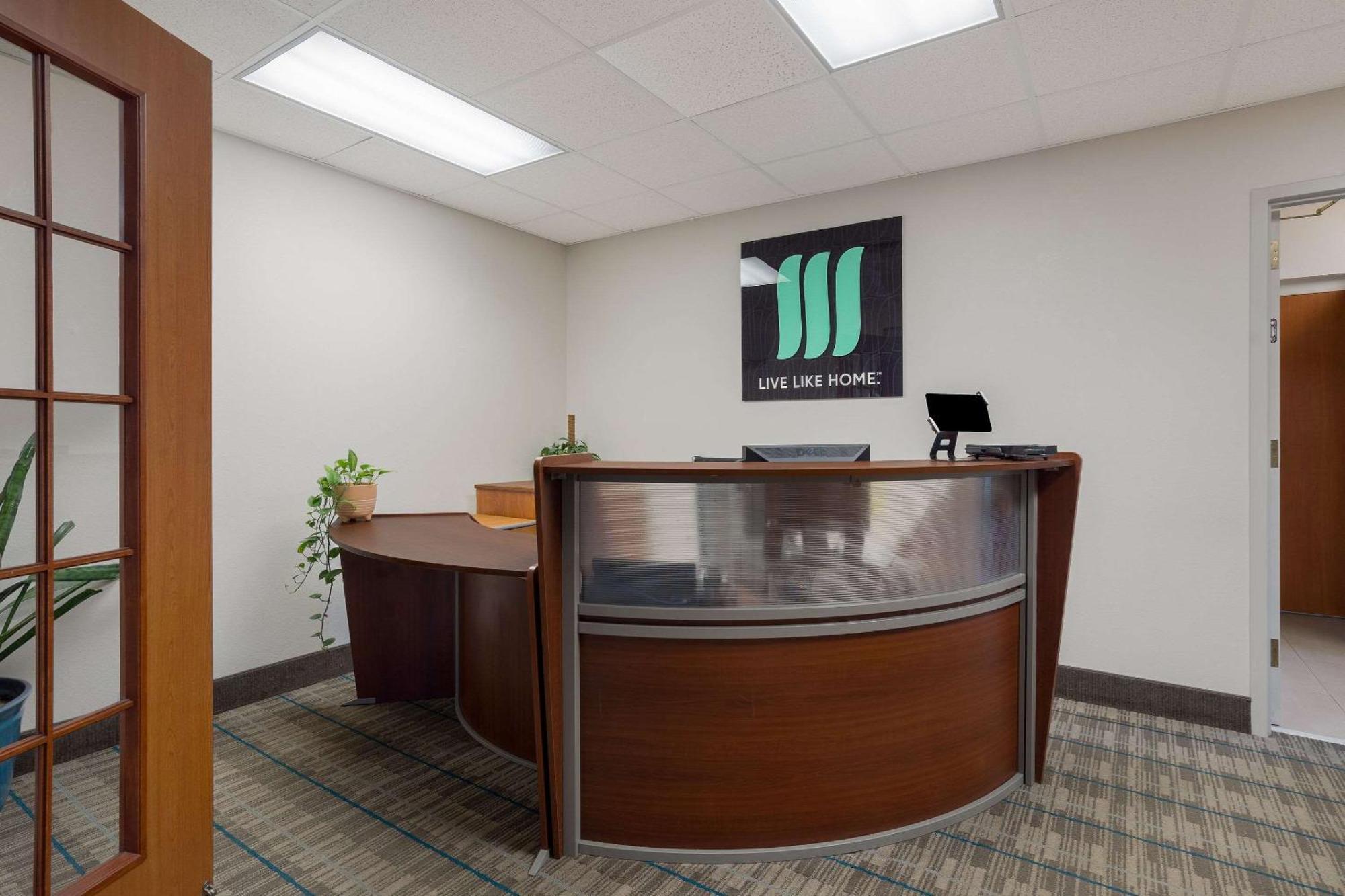 Mainstay Suites Wilmington - University Area Екстериор снимка
