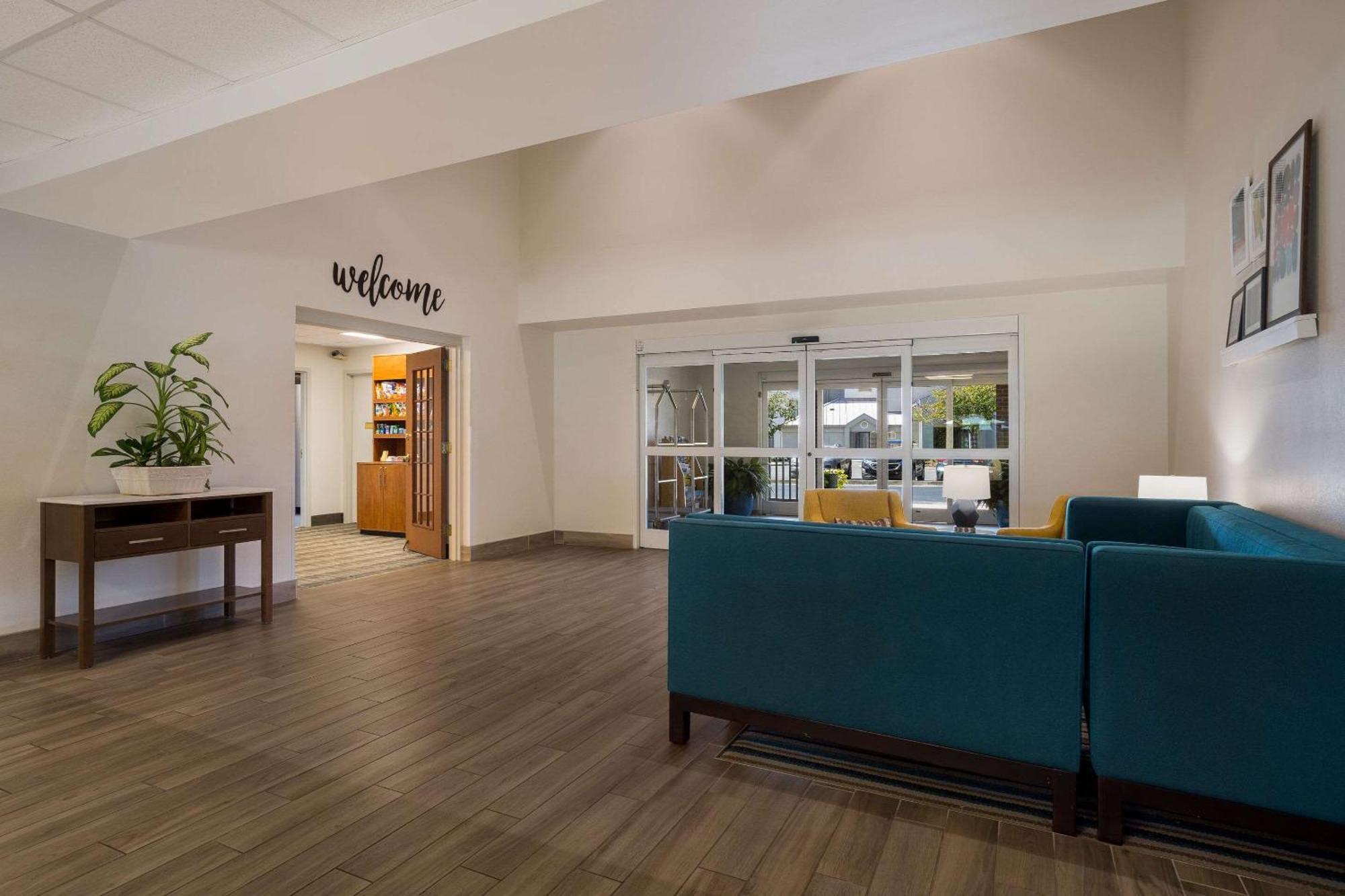 Mainstay Suites Wilmington - University Area Екстериор снимка