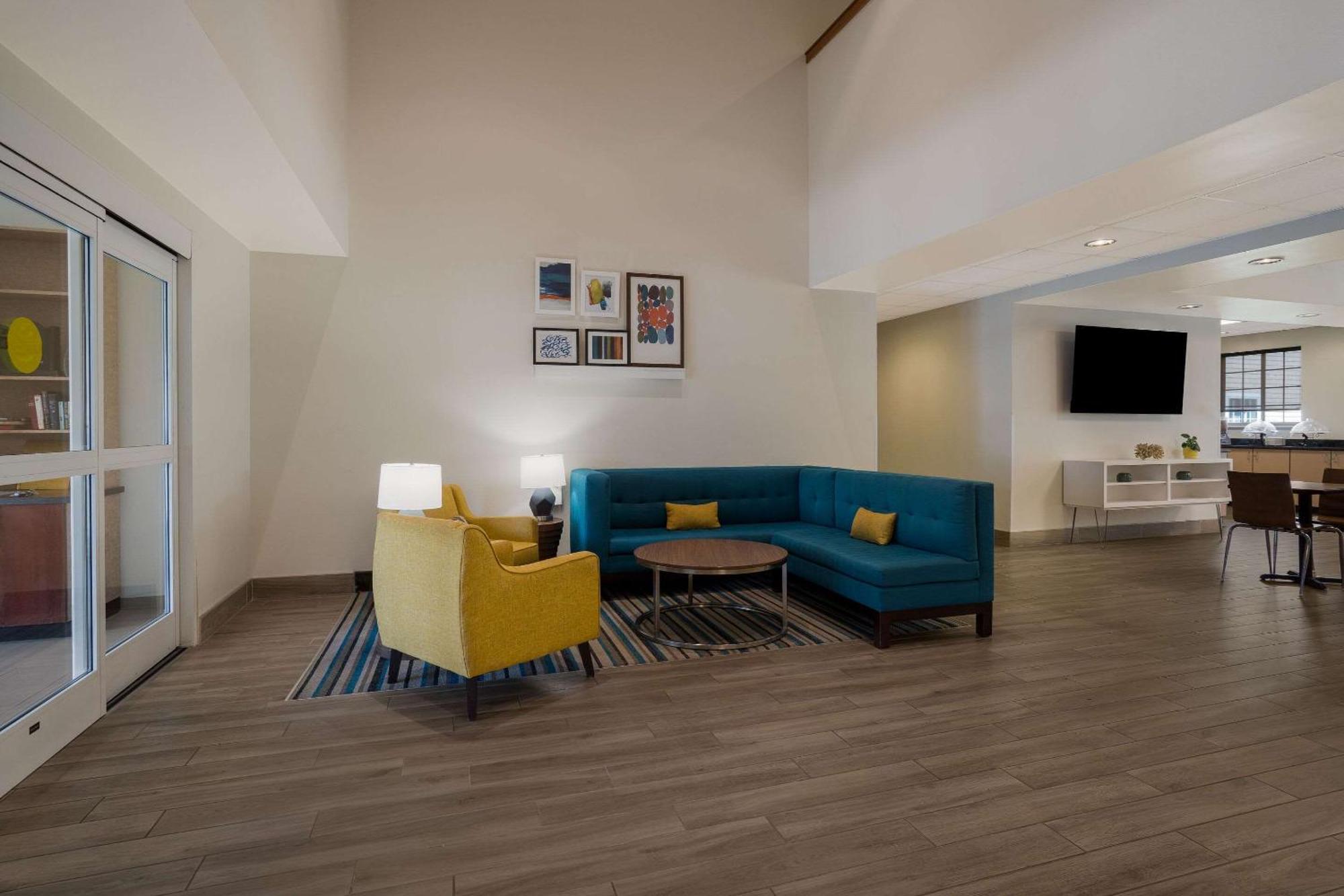 Mainstay Suites Wilmington - University Area Екстериор снимка