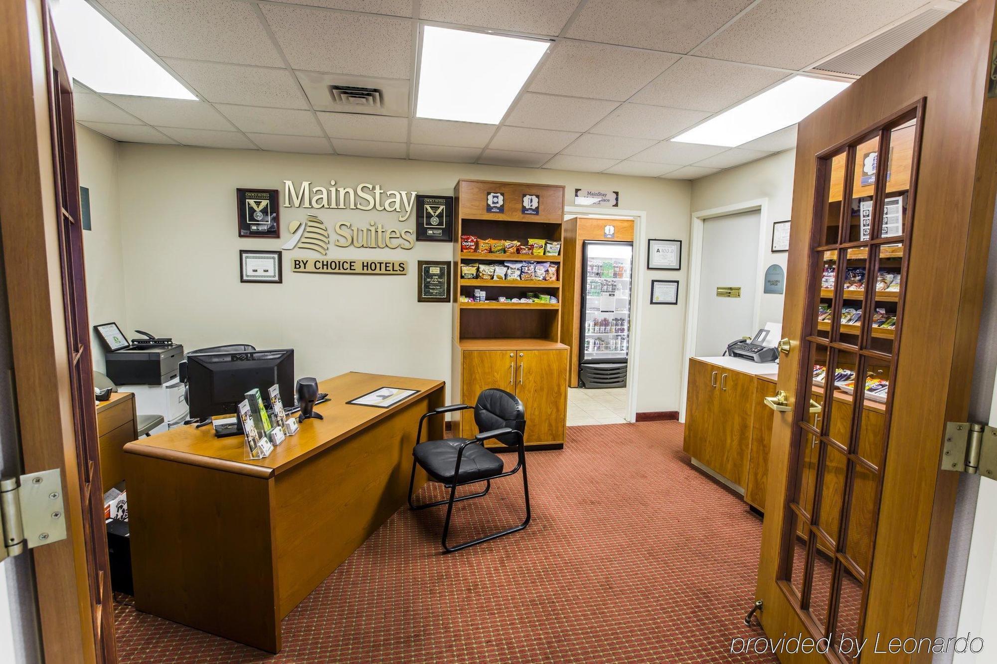 Mainstay Suites Wilmington - University Area Екстериор снимка