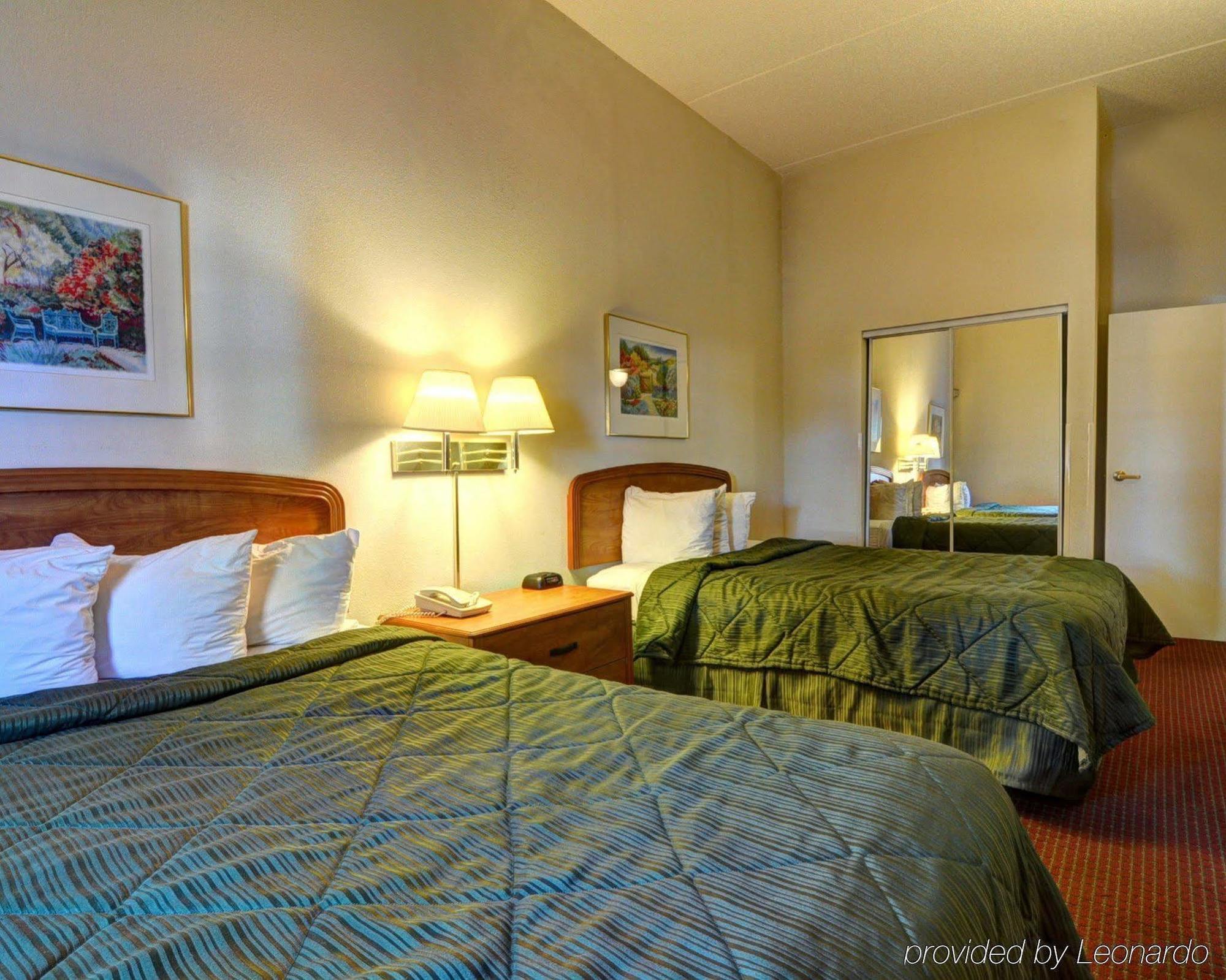 Mainstay Suites Wilmington - University Area Екстериор снимка