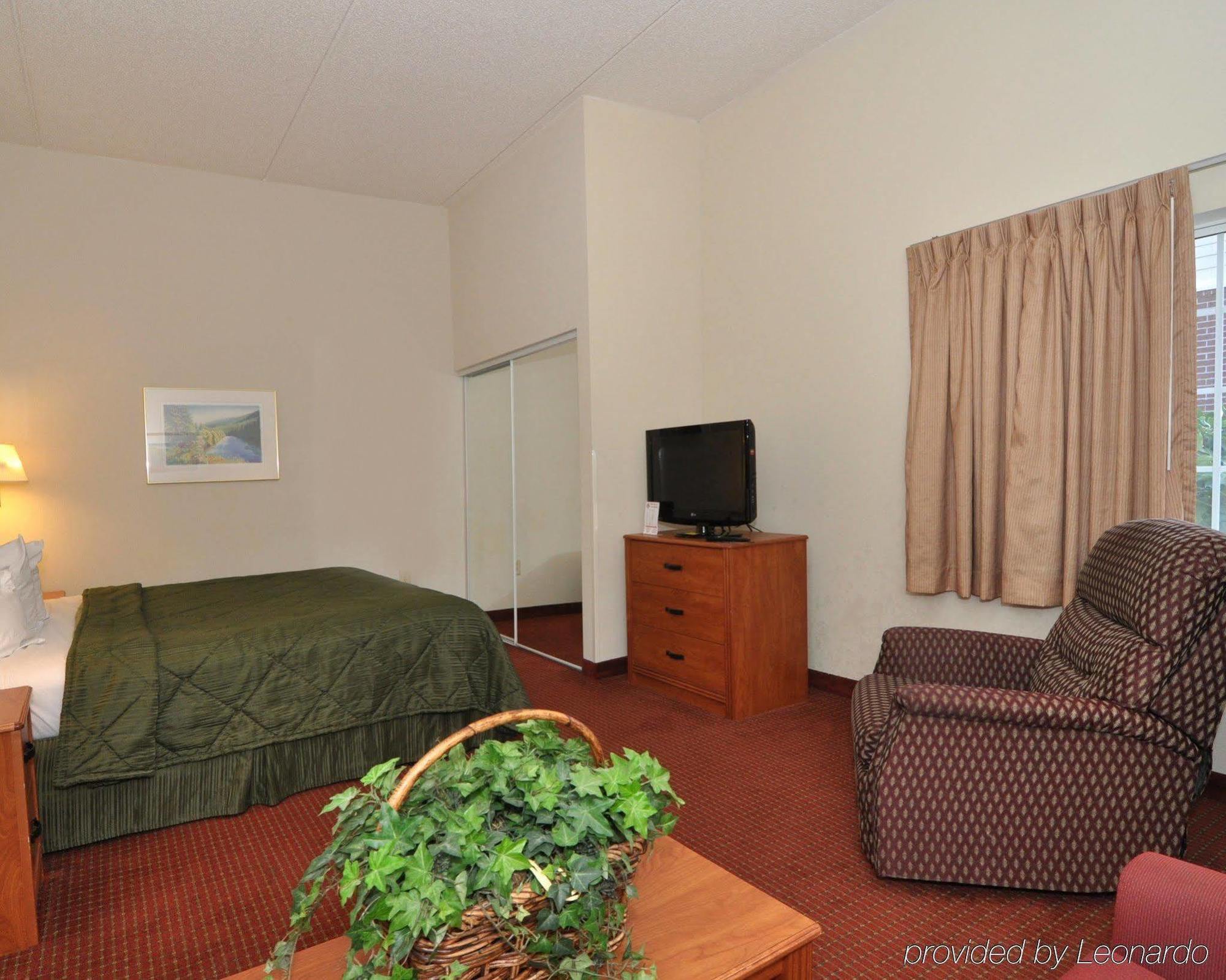 Mainstay Suites Wilmington - University Area Екстериор снимка