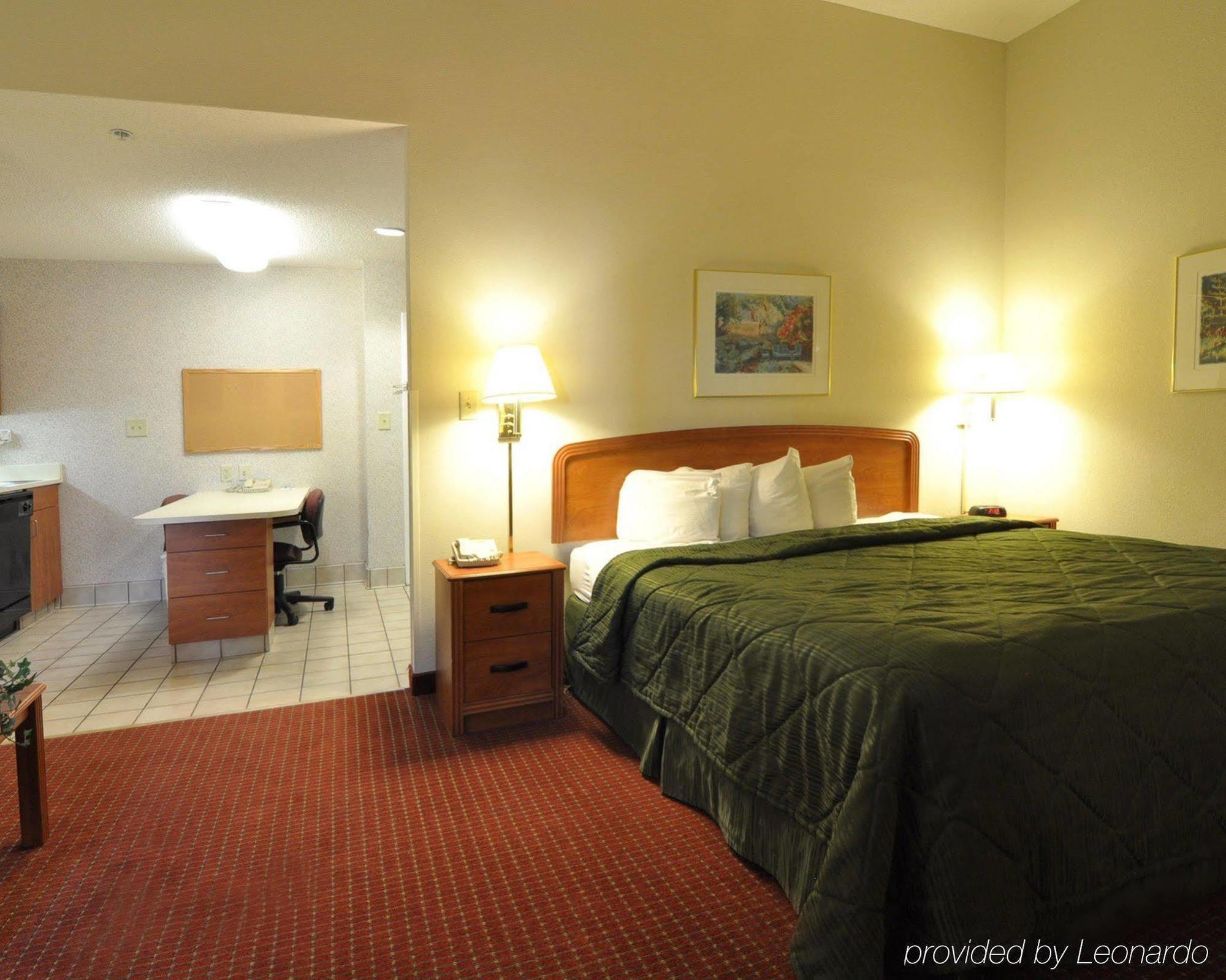 Mainstay Suites Wilmington - University Area Екстериор снимка