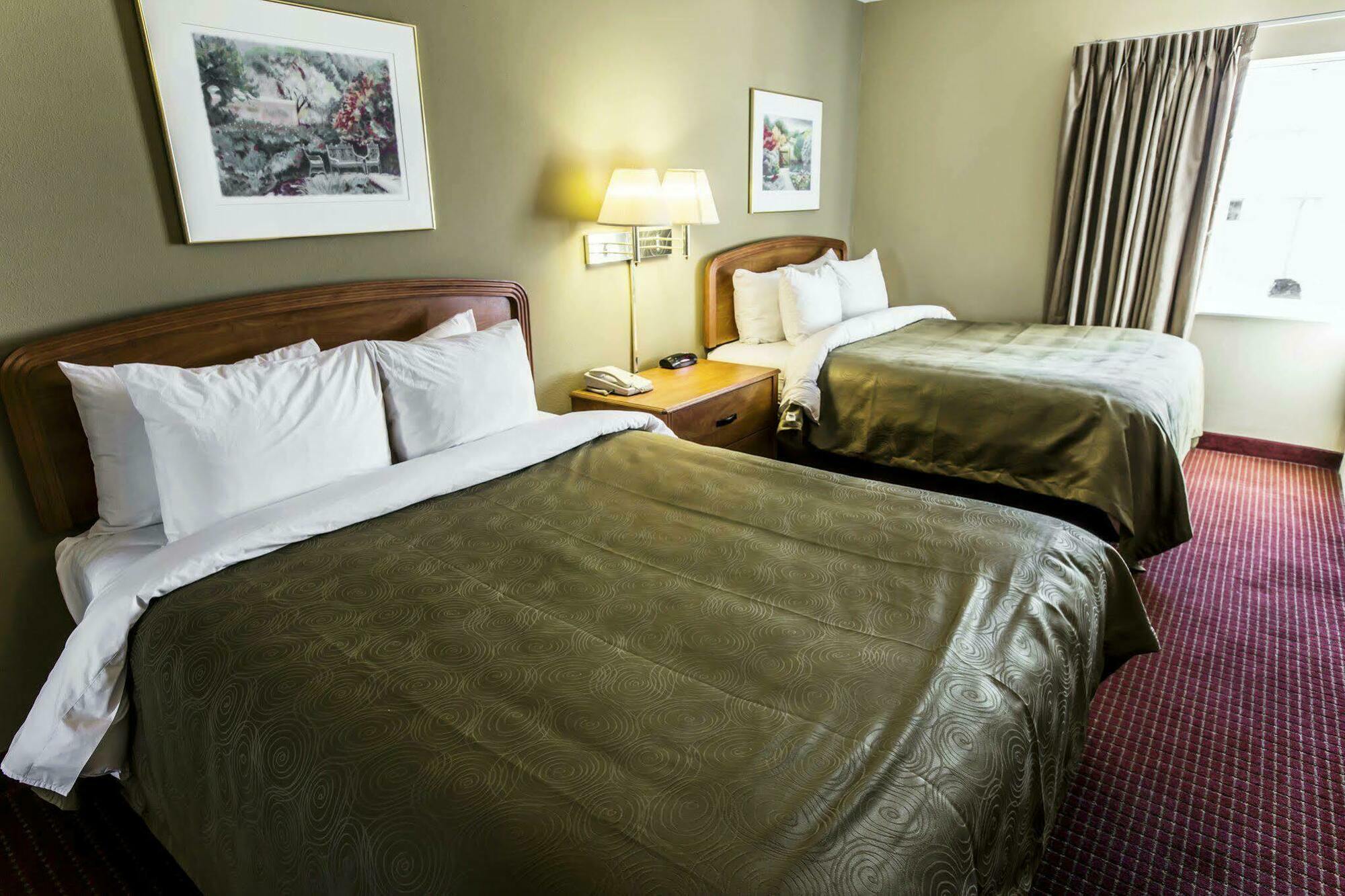 Mainstay Suites Wilmington - University Area Екстериор снимка