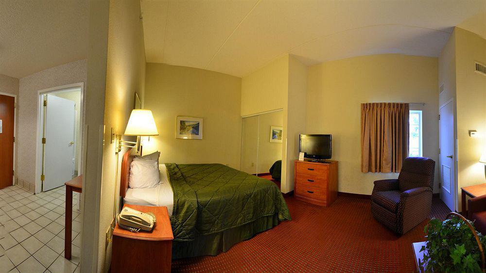 Mainstay Suites Wilmington - University Area Екстериор снимка